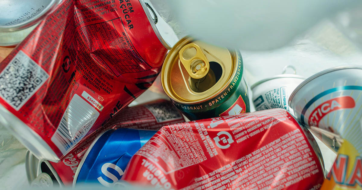 How much can you get for recycling cans in California?